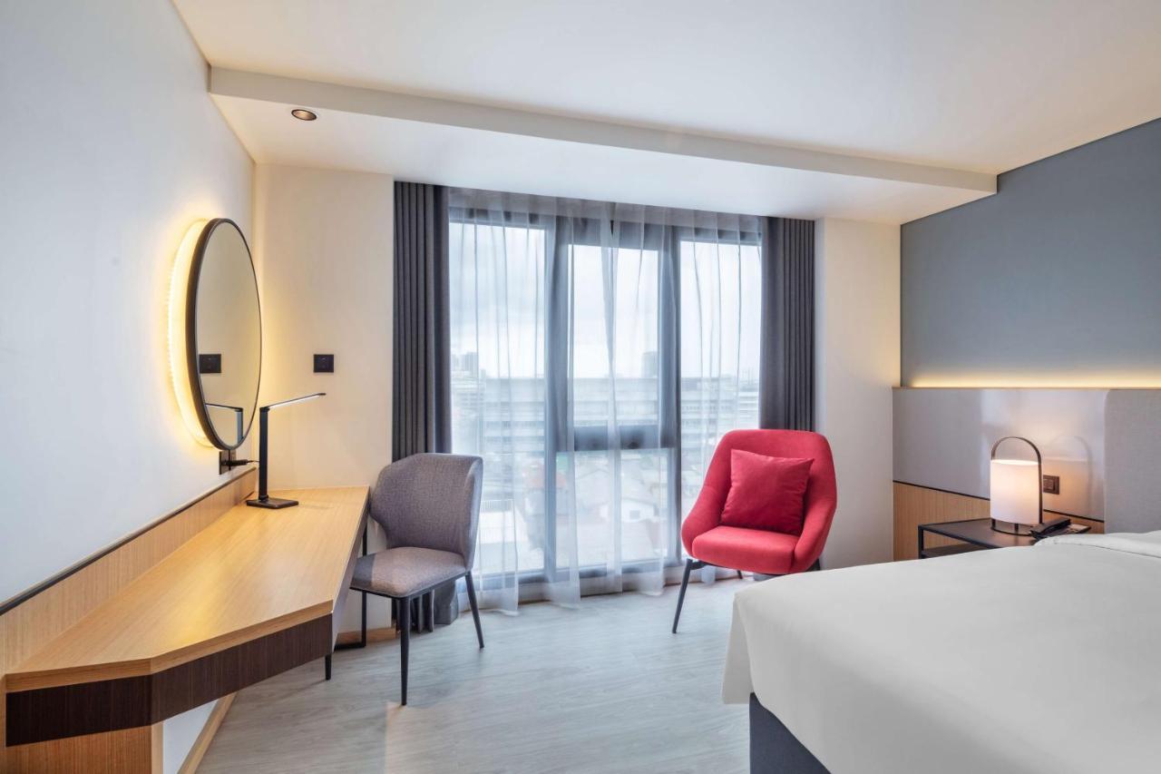 Best Western Click Sathorn 11 Бангкок Экстерьер фото
