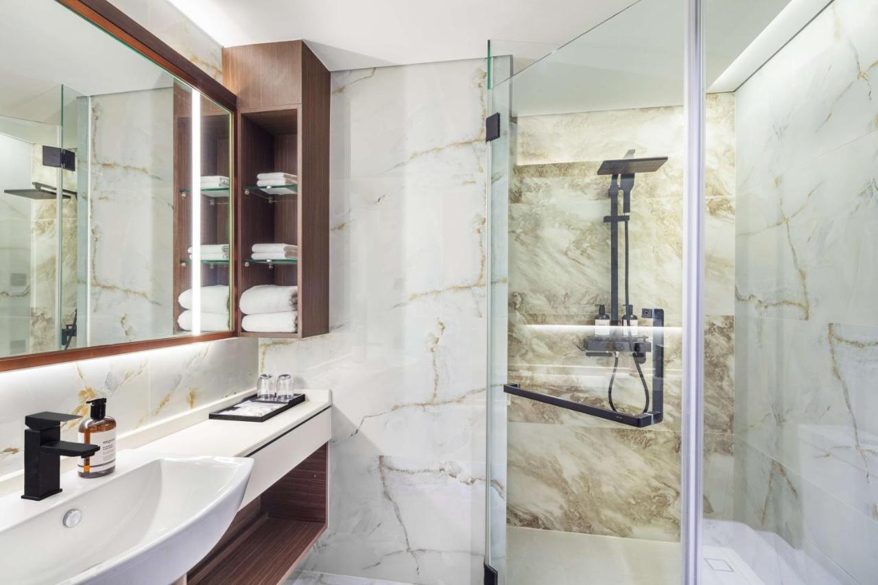 Best Western Click Sathorn 11 Бангкок Экстерьер фото