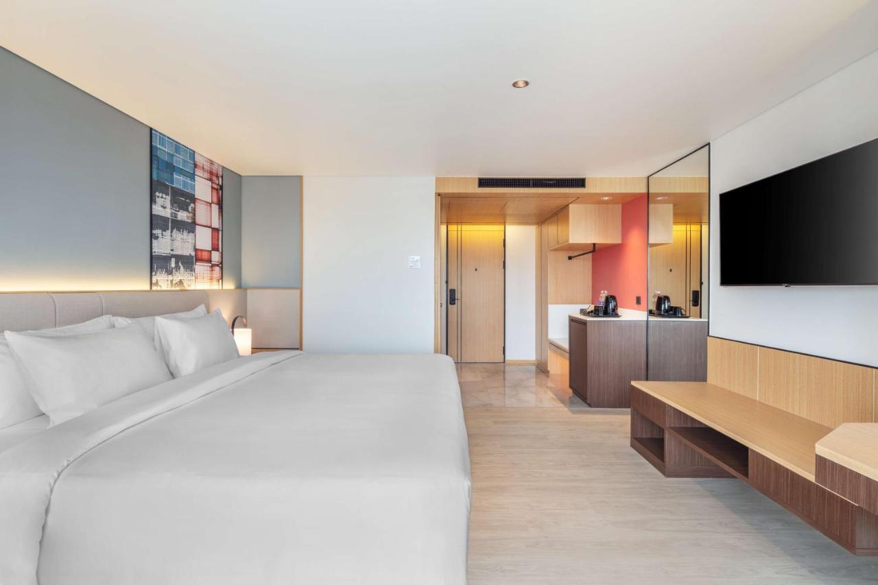 Best Western Click Sathorn 11 Бангкок Экстерьер фото