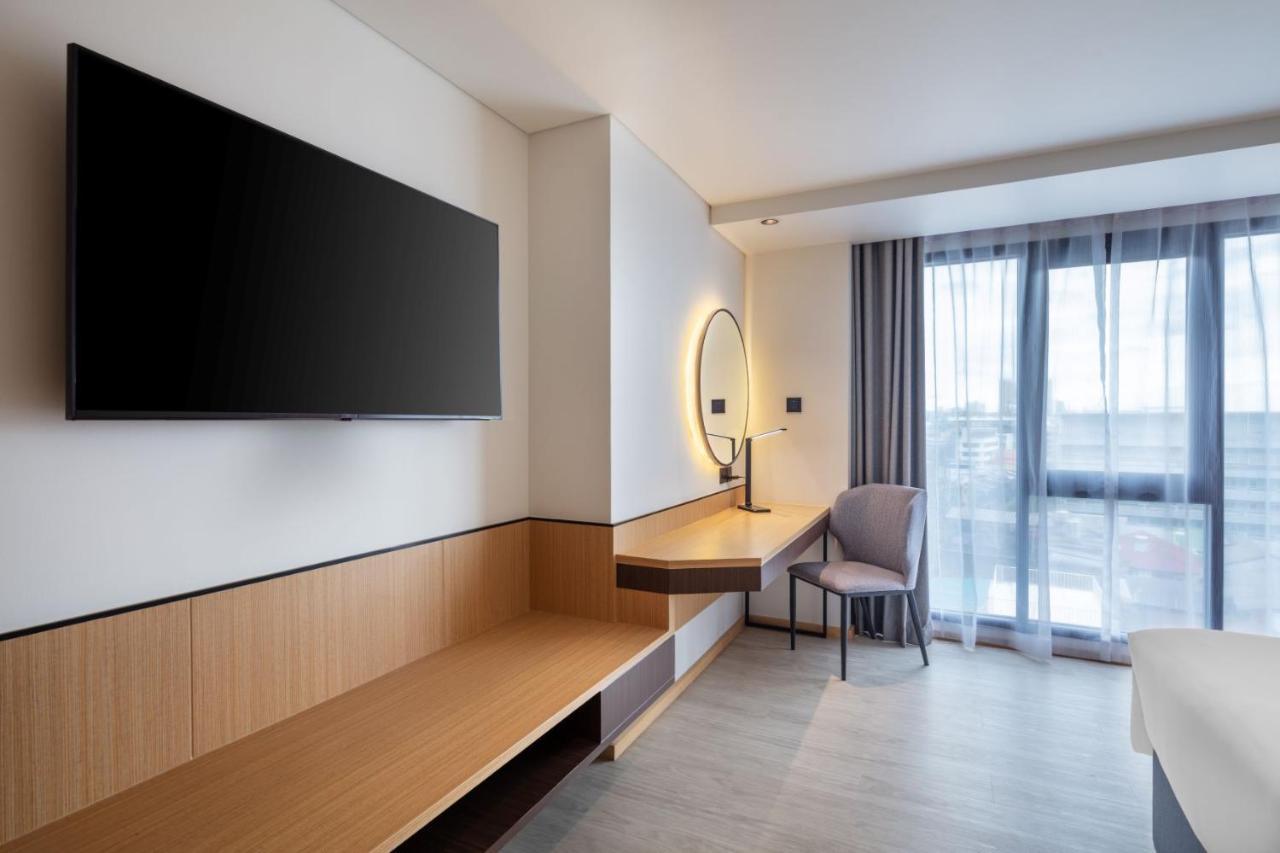 Best Western Click Sathorn 11 Бангкок Экстерьер фото