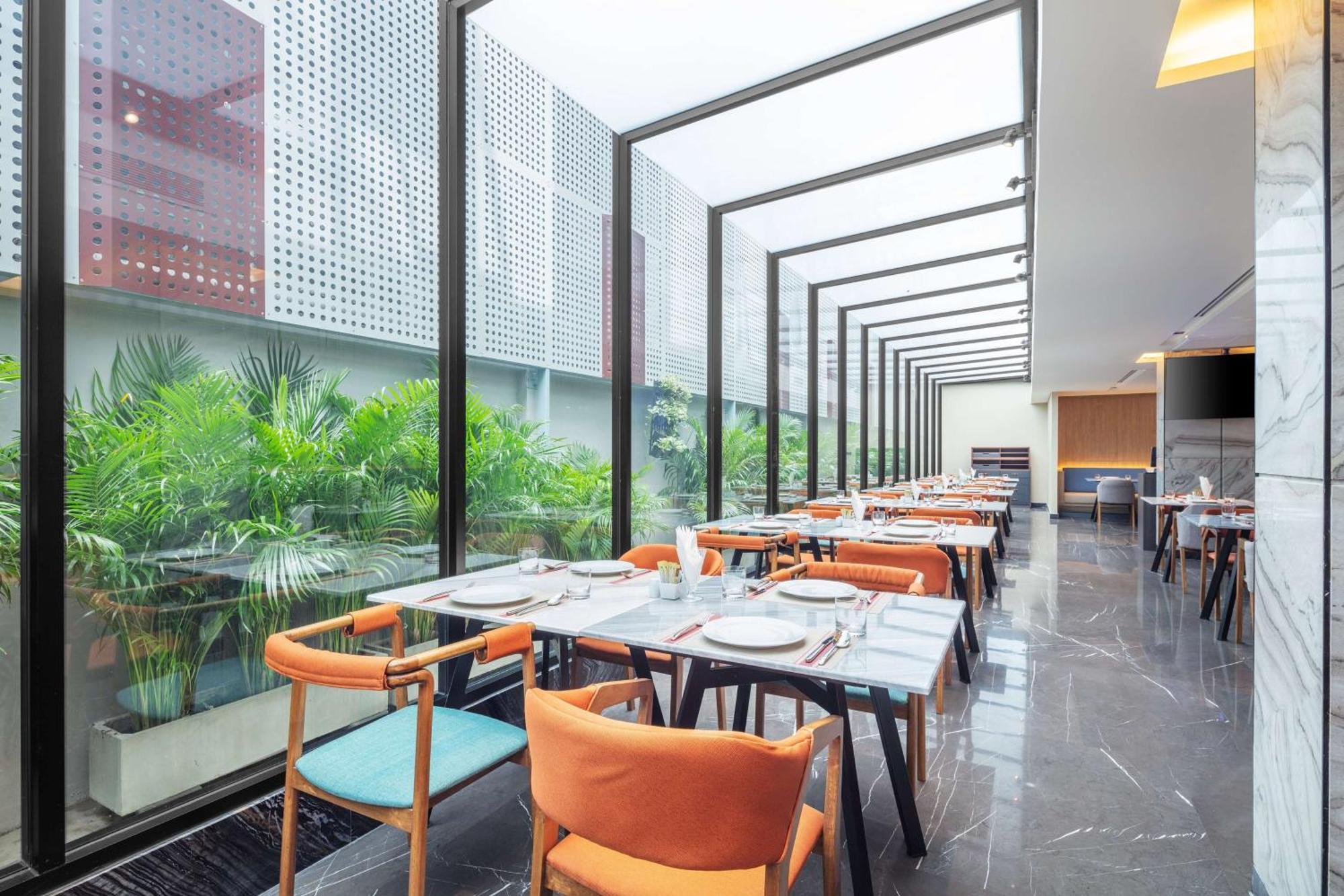 Best Western Click Sathorn 11 Бангкок Экстерьер фото