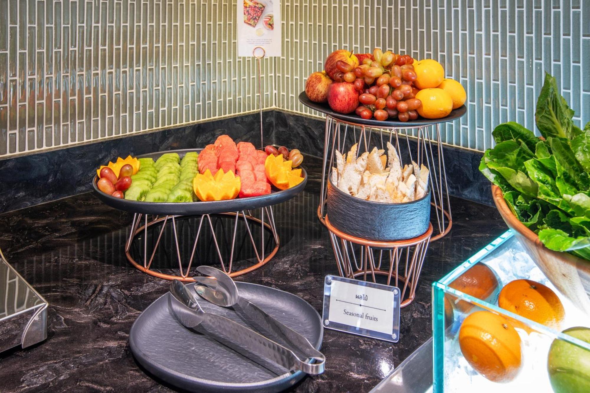 Best Western Click Sathorn 11 Бангкок Экстерьер фото